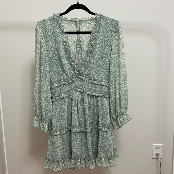 Green Open Back Ruffle Dress size small - Picture 3 of 4
